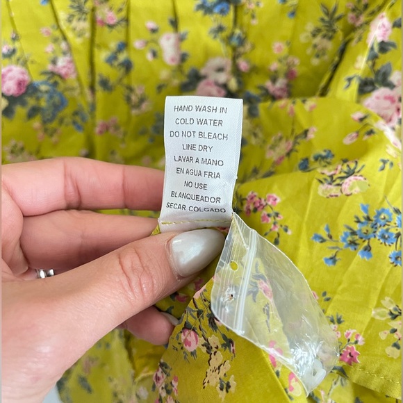 Entro Puffy Sleeve Top - Picture 8 of 8